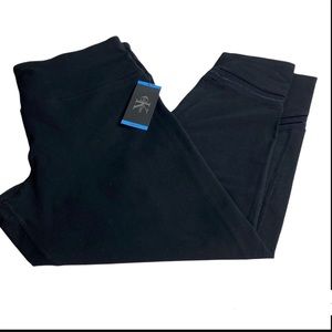 CALVIN KLEIN CAPRI LEGGINGS NWT